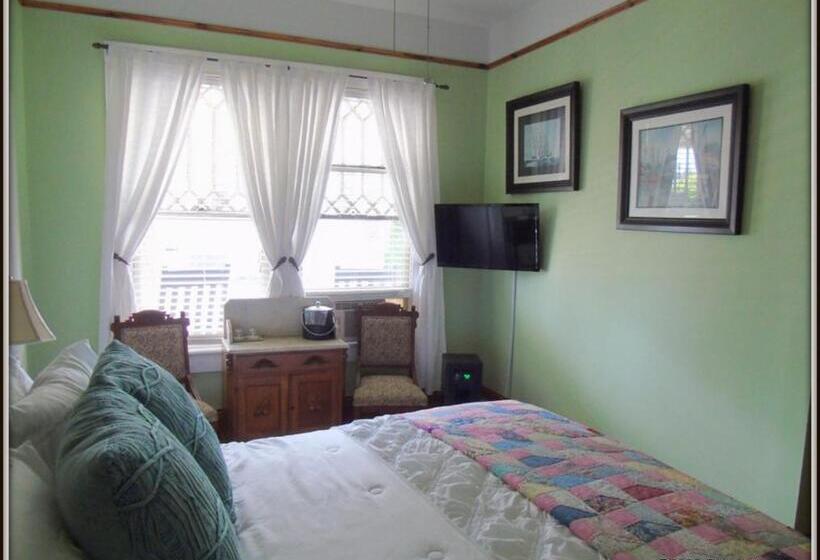 סוויטה דלוקס, The Charleston Inn Hendersonville Nc