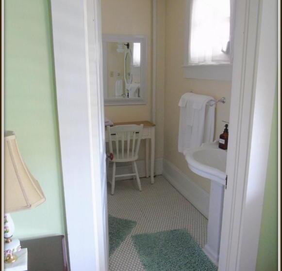 סוויטה דלוקס, The Charleston Inn Hendersonville Nc