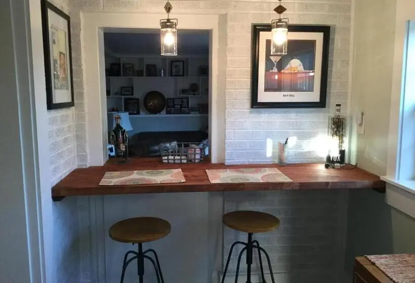 １ベッドルームハウス, The Charleston Inn Hendersonville Nc