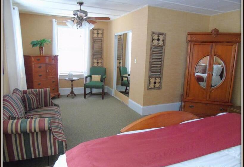 חדר סטנדרט עם מיטת קינג, The Charleston Inn Hendersonville Nc