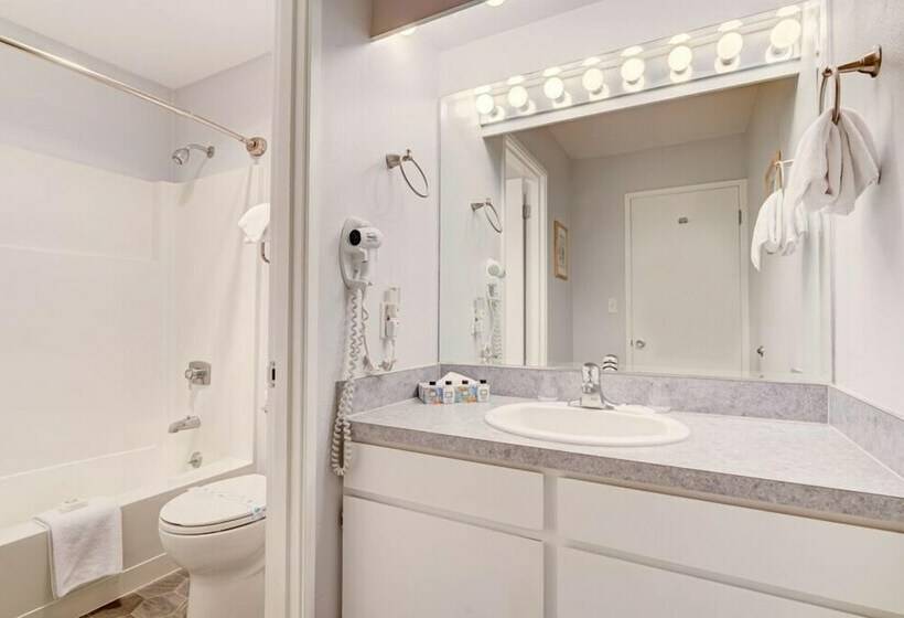 스탠다드 스튜디오 더블 침대, Inn At Otter Crest