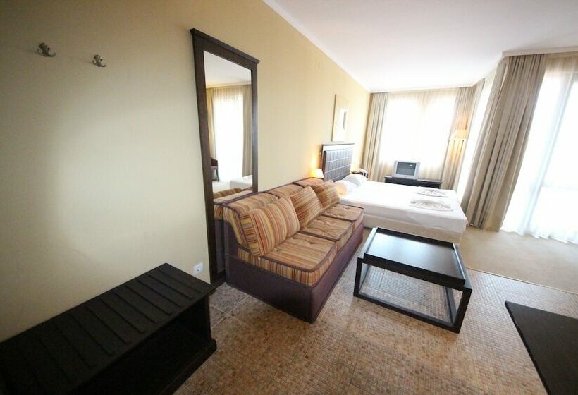 סטודיו סופריור, Menada Apartments In Royal Beach Resort