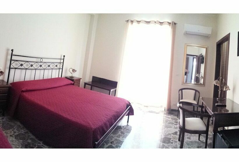 חדר סטנדרט לשלושה, B&b Capo Sant'alessio