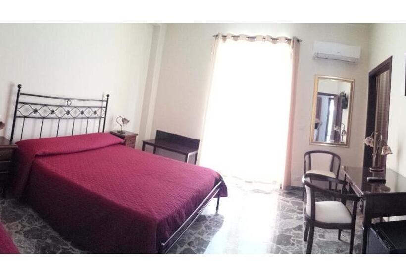 اتاق استاندارد سه نفره, B&b Capo Sant'alessio
