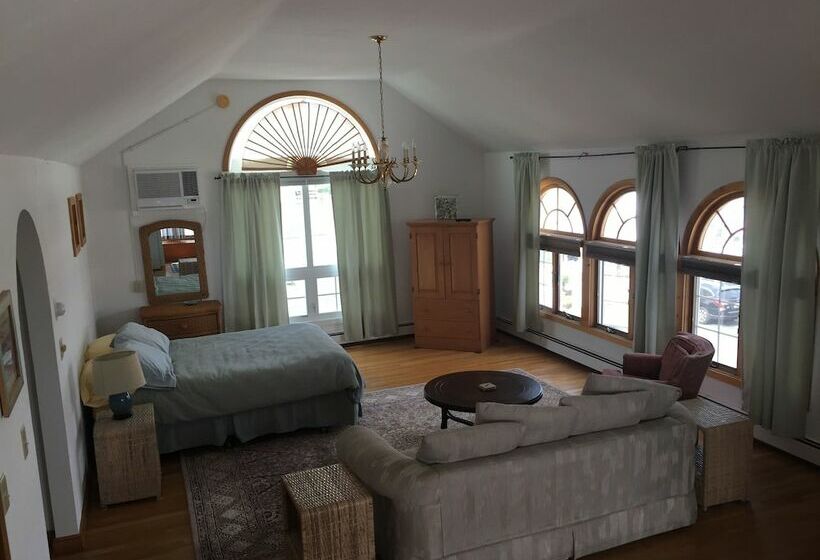 带海景的标准工作室, Grand View Motel