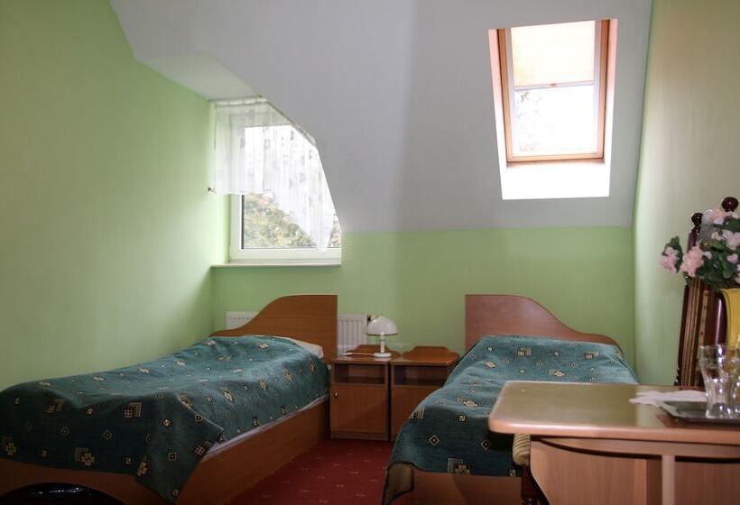 Номер Стандарт, Holiday