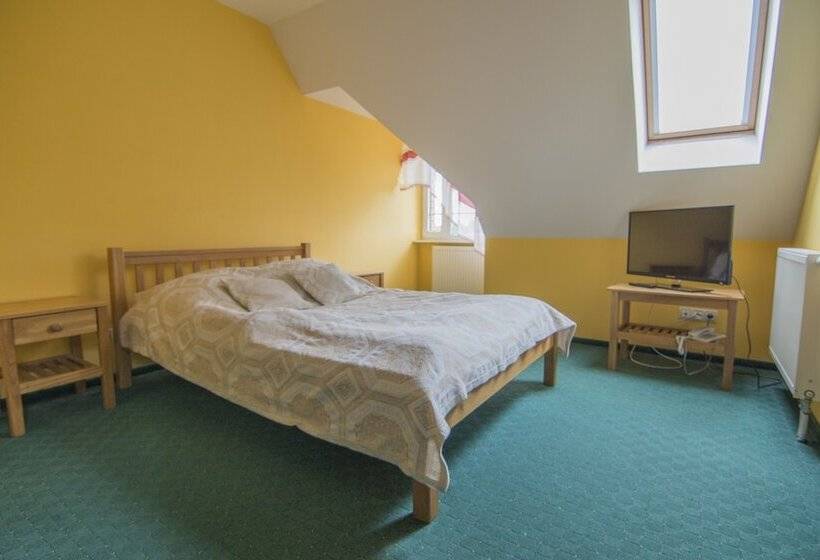 Номер Стандарт, Holiday