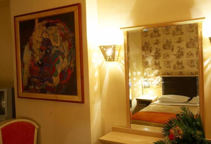 Quarto Estandar, Iris