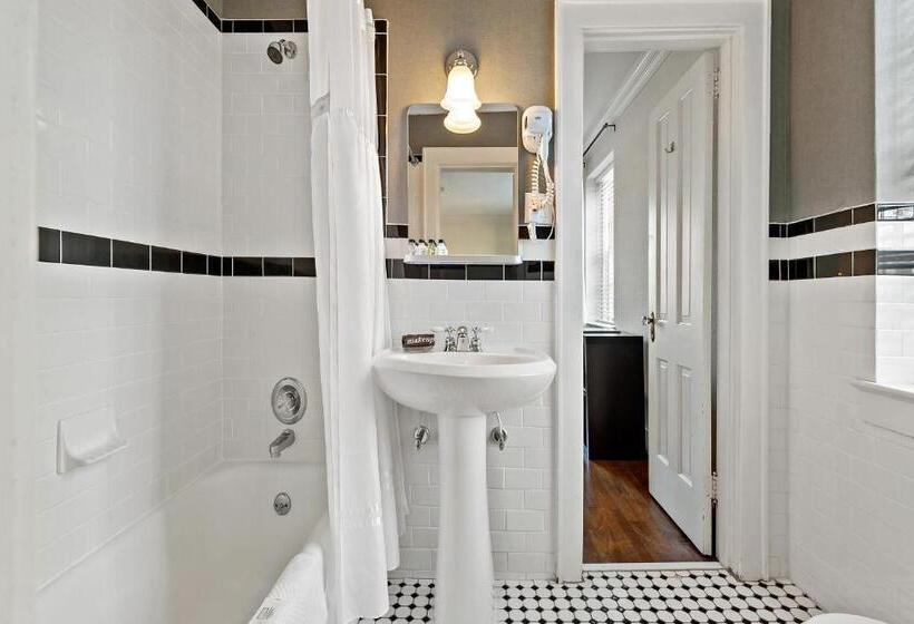 غرفة قياسية, The Monte Vista