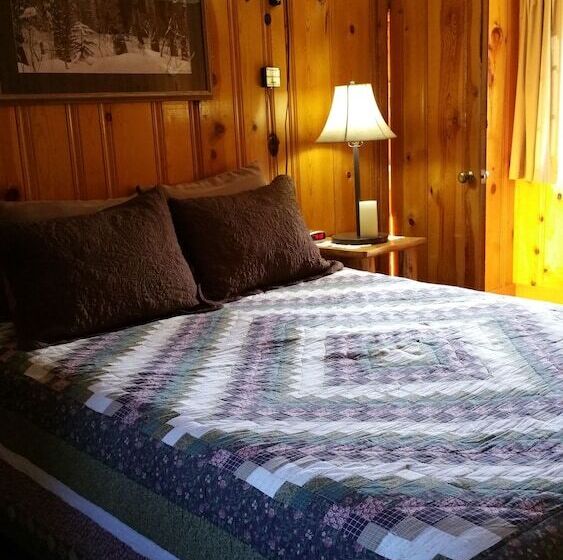 Стандартный Номер Нижний Этаж, The Trail S End