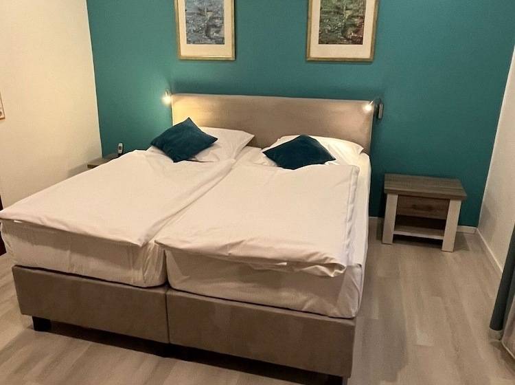 Standard Triple Room, Aquarius Braunschweig