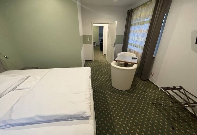 Standard Triple Room, Aquarius Braunschweig