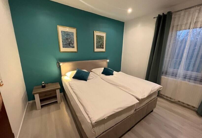 Standard Triple Room, Aquarius Braunschweig