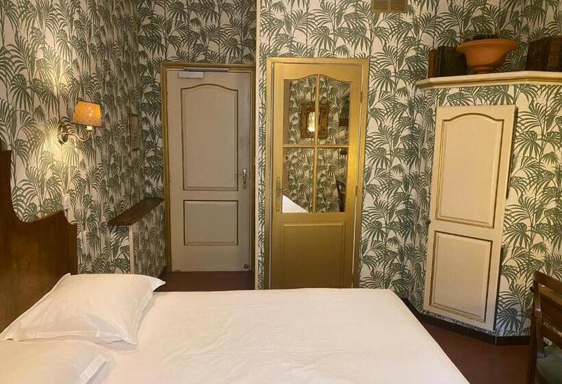 Номер Superior, Central Bastia
