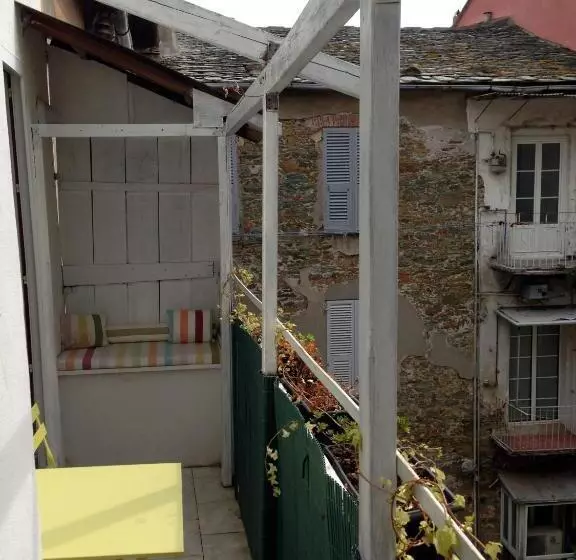 سوییت جونیور, Central Bastia