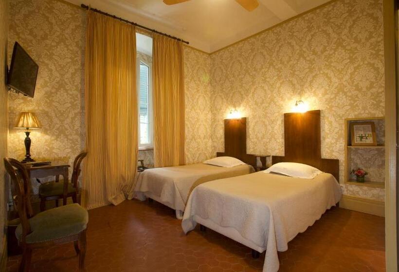 غرفة قياسية مطلة على المدينة, Central Bastia