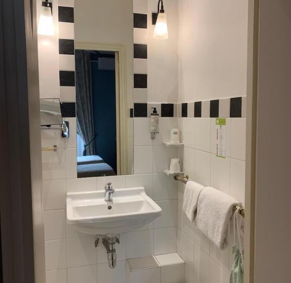 غرفة قياسية مزوَّدة بشُرفة, Central Bastia