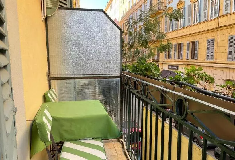اتاق استاندارد با بالکن, Central Bastia