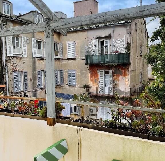 غرفة ديلوكس مزودة بشرفة, Central Bastia