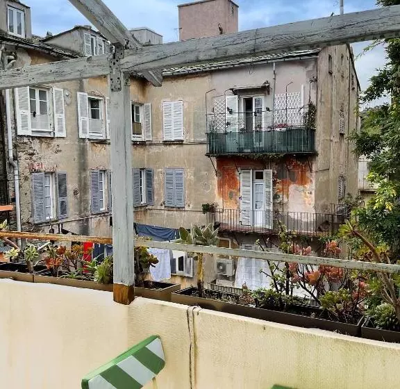 اتاق لوکس با بالکن, Central Bastia