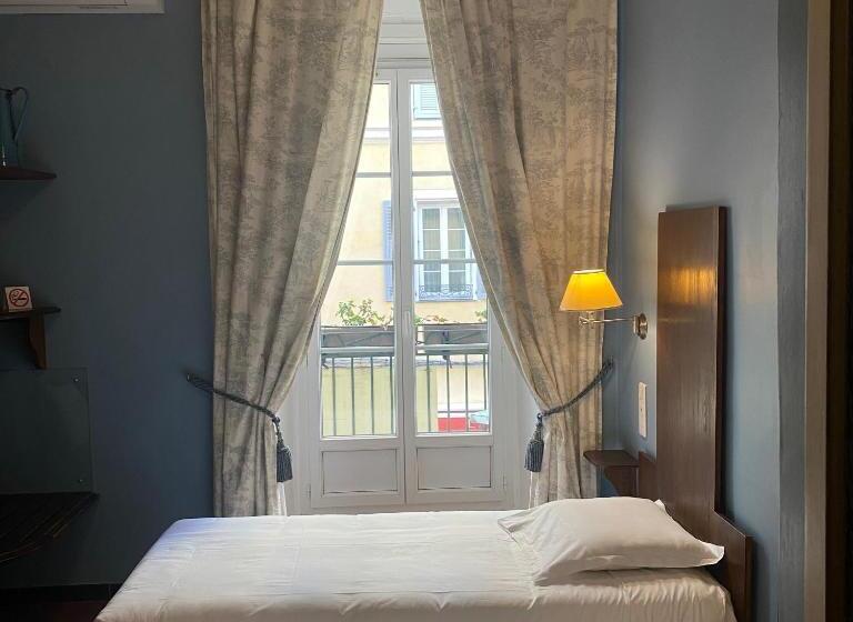 غرفة قياسية مزوَّدة بشُرفة, Central Bastia