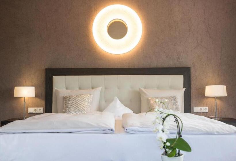 Номер Стандарт Вид на Озеро, Der Birkenhof Spa & Genuss Resort