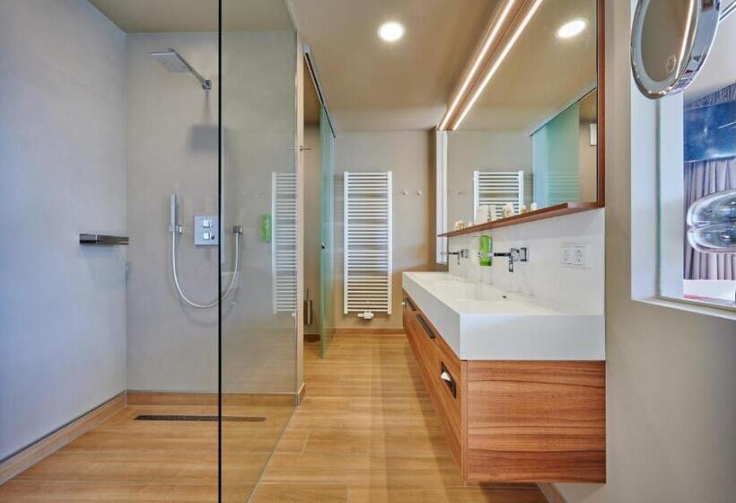 Люкс с гидромассажем, Der Birkenhof Spa & Genuss Resort