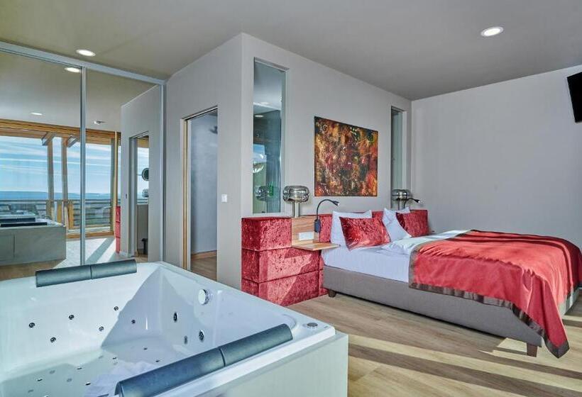 Люкс с гидромассажем, Der Birkenhof Spa & Genuss Resort