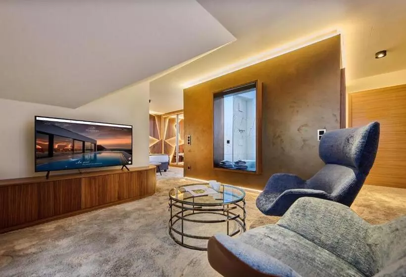 Junior Suite mit Balkon, Der Birkenhof Spa & Genuss Resort