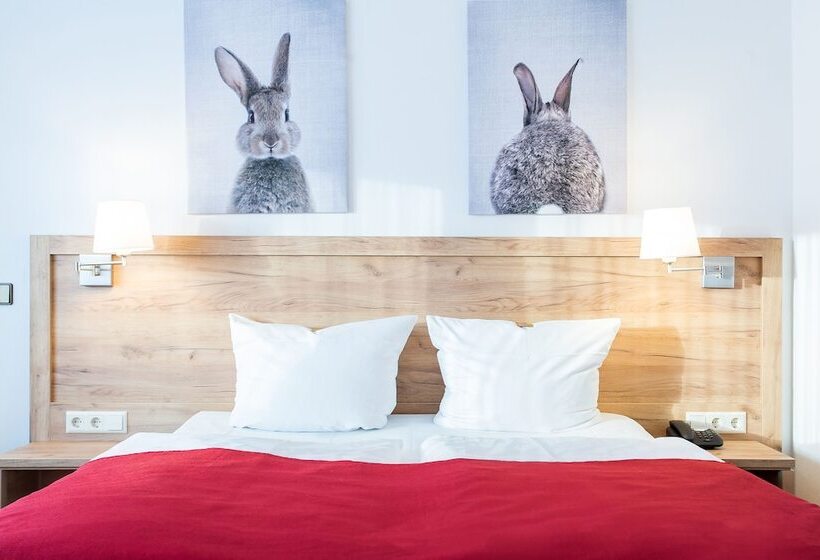 Quarto Triplo Standart, Diana