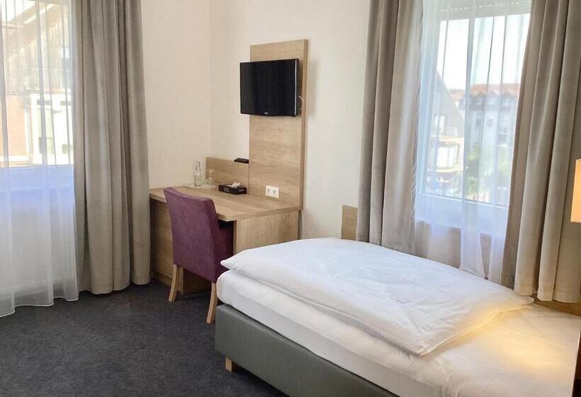 标准单人间, Esmer