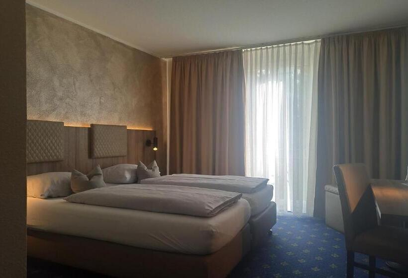 Standart Oda, Garni Arcis