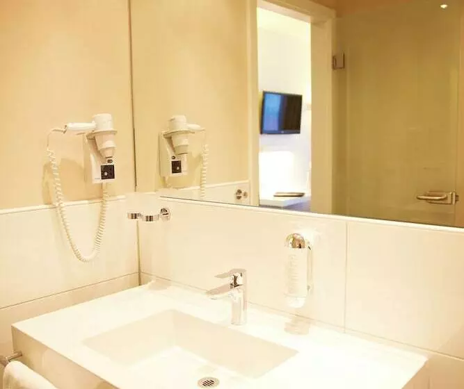 اتاق استاندارد یک نفره, Landhotel Sonne