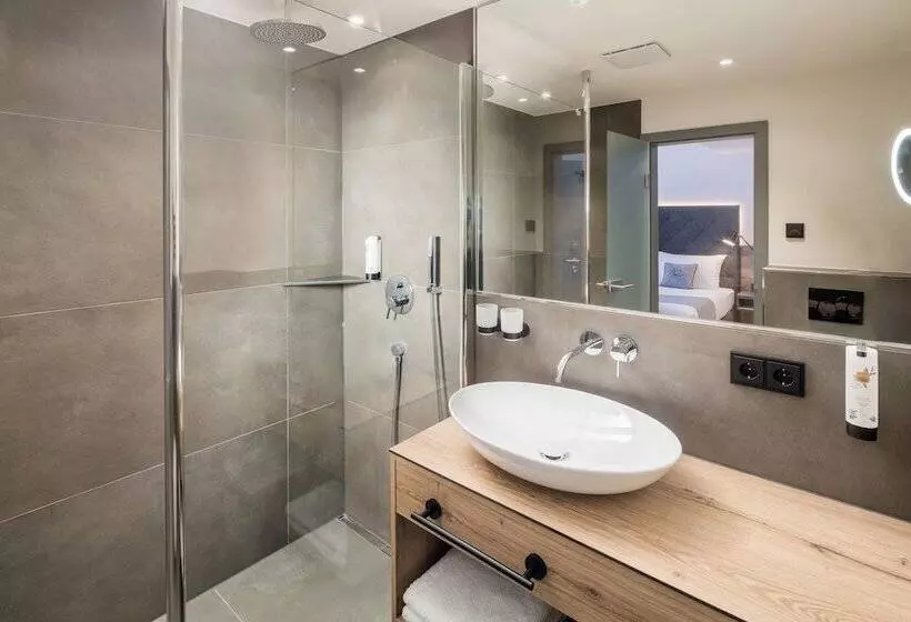 استودیوی استاندارد, Landhotel Sonne