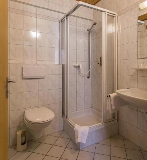 컴포트 룸, Löwen