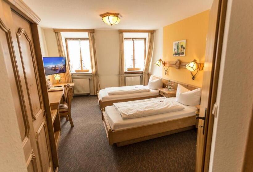 컴포트 룸, Löwen