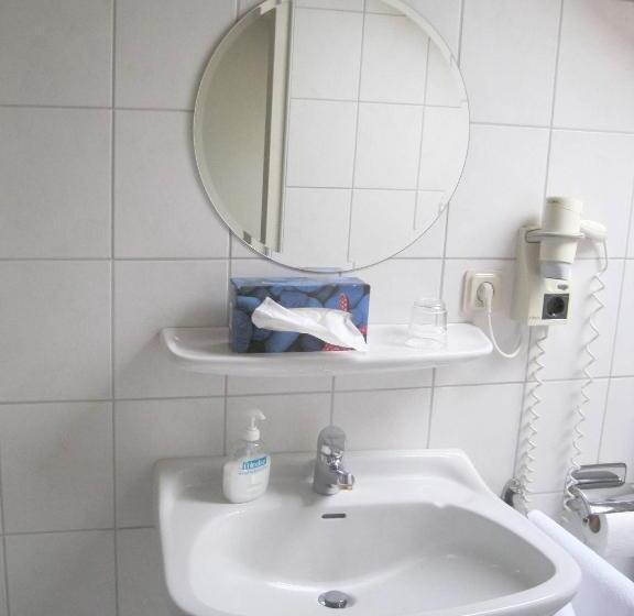 스탠다드 룸, Löwen