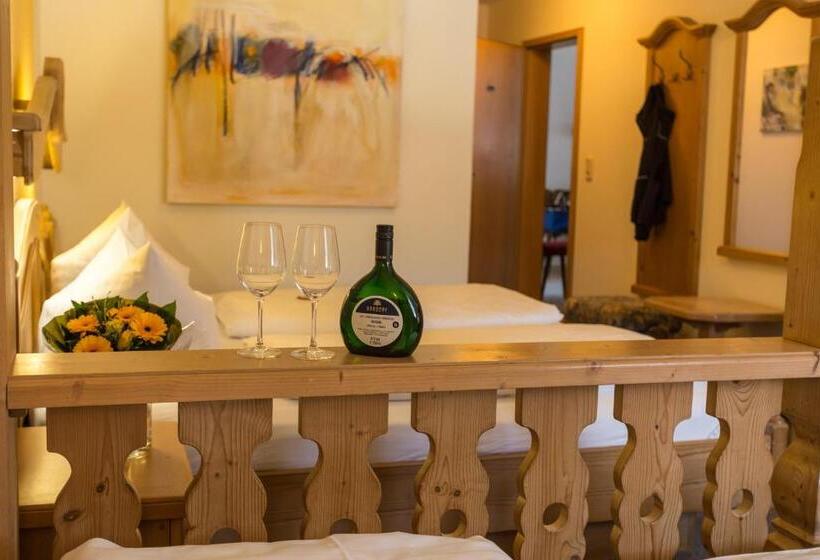 4인용 스탠다드 룸, Löwen