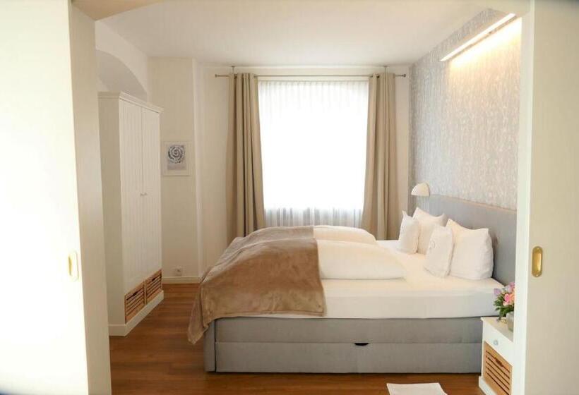 带露台的小型套房, Ratsstuben