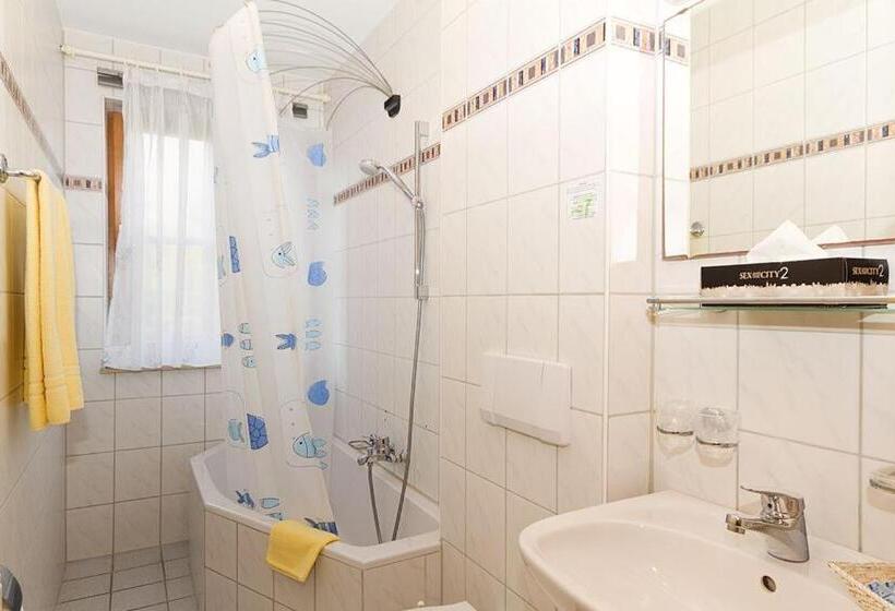 스탠다드 룸, Tilman