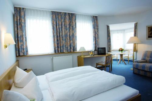 스탠다드 트리플 룸, Kreuz Garni Und Bar