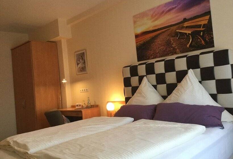 Номер Deluxe Вид на Сад, Zu Jeddelohs Lodge