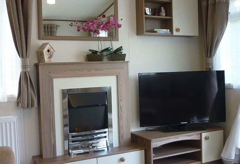 בקתה דלוקס, Zu Jeddelohs Lodge