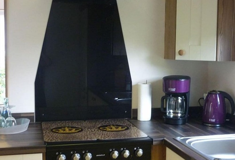 בקתה דלוקס, Zu Jeddelohs Lodge