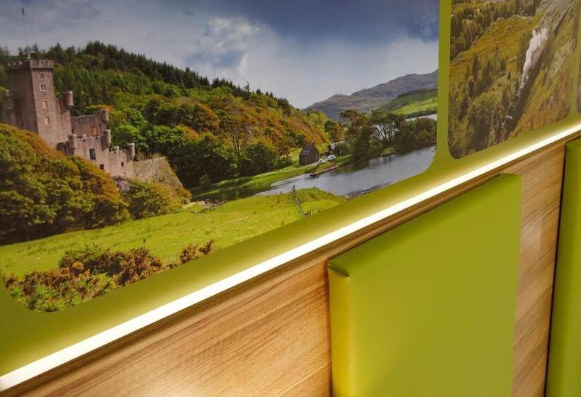 غرفة كومفورت, Zur Post