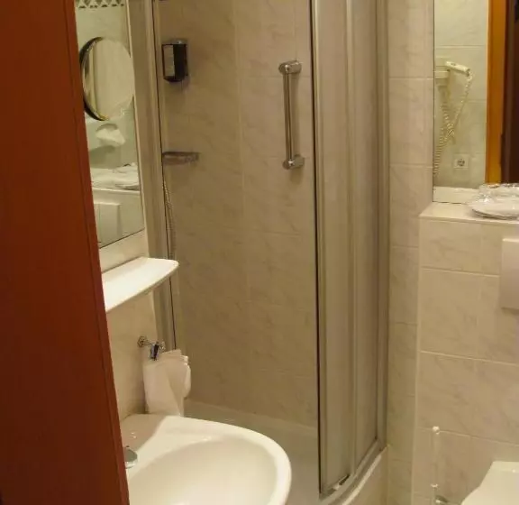 اتاق اکونومی یک تخته, Schloss Hotel Herborn
