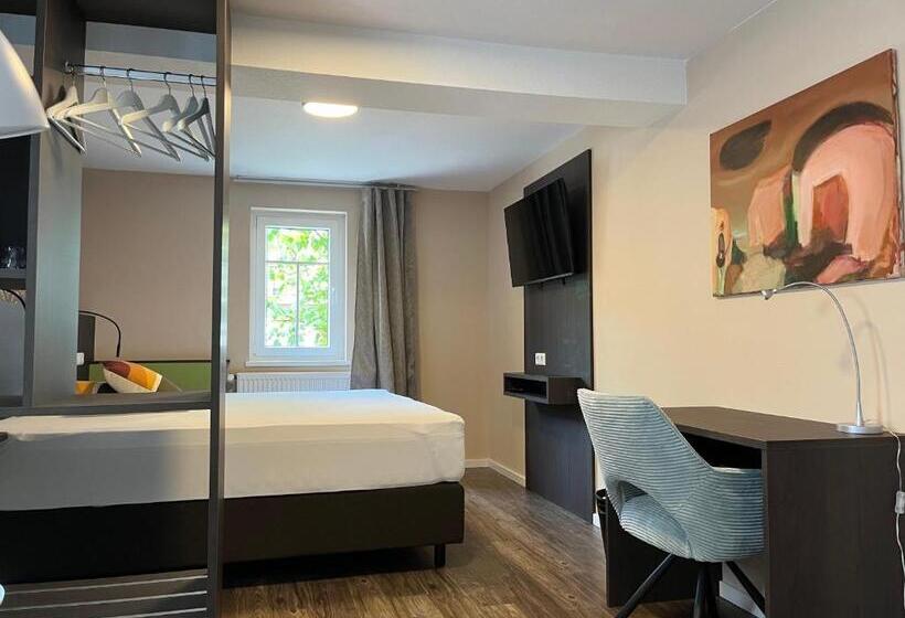 חדר סטנדרט, Pension No 8