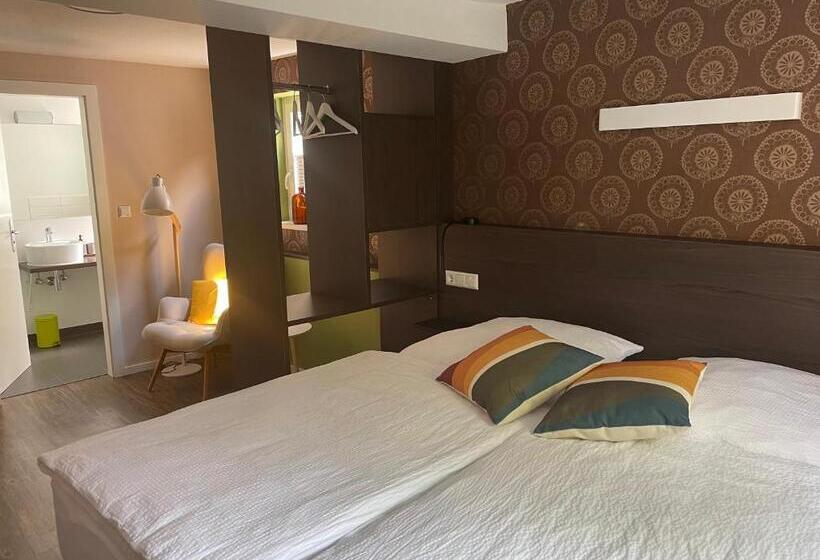 חדר סטנדרט, Pension No 8