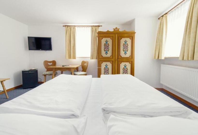 이코노미 룸, Alt Ringlein