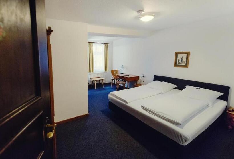 이코노미 룸, Alt Ringlein